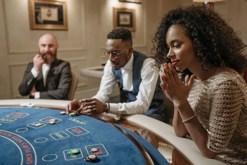Calculated Exposure: Why the Sharpest High-Stakes Players Let the Right People In
