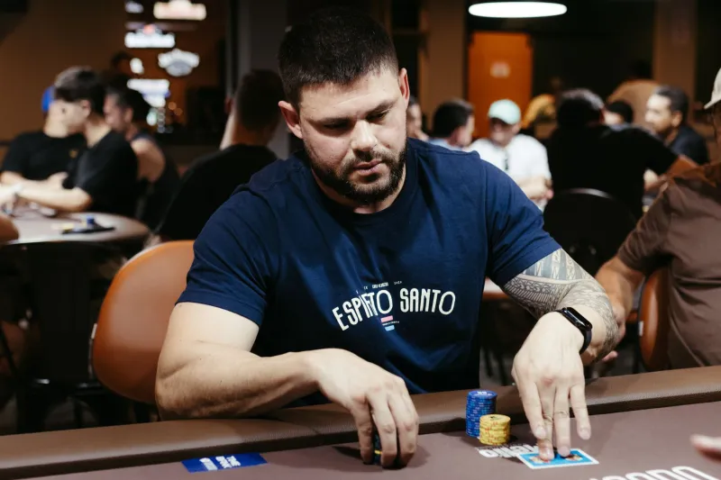 Small Edges, Enormous Outcomes: How Patient Players Build Fortunes One Decision at a Time